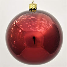 Lade das Bild in den Galerie-Viewer, Mundgeblasene Weihnachtskugel / dunkelrot glänzend 10 cm / 6-er Karton Mundgeblasene Weihnachtskugel Kunsthandel Rueckeshaeuser
