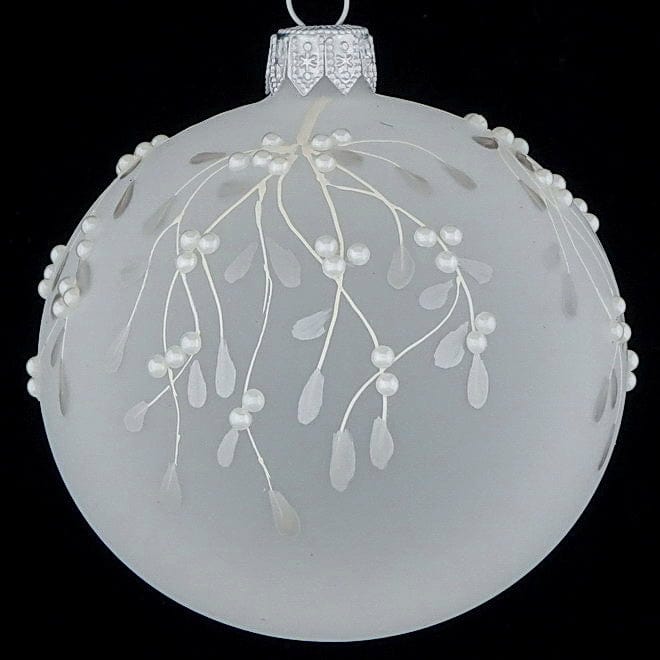Mundgeblasene Weihnachtskugel / Milchglas mit Mistelzweig / 8 cm – Ariane Rueckeshaeuser