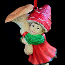 Lade das Bild in den Galerie-Viewer, Nostalgisches Pilzkind  / Mädchen einen großen Pilz tragend Weihnachtsbaumschmuck Kunsthandel Rueckeshaeuser
